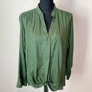 Jennifer and Grace Olive Women's Top Size M